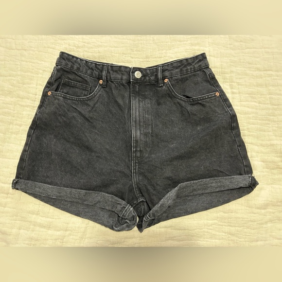 High-waisted denim shorts - Picture 1 of 4